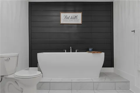 $490,000 | 647 Southwest Crestview Drive, Grain Valley, MO 64029