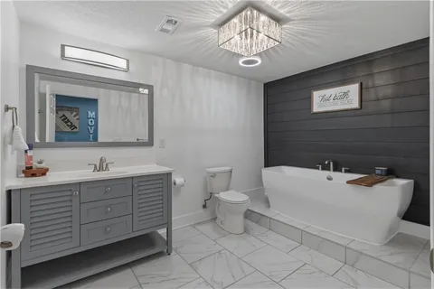 $490,000 | 647 Southwest Crestview Drive, Grain Valley, MO 64029