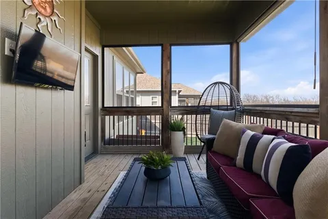 $490,000 | 647 Southwest Crestview Drive, Grain Valley, MO 64029