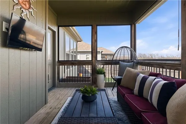 $490,000 | 647 Southwest Crestview Drive, Grain Valley, MO 64029