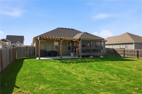 $490,000 | 647 Southwest Crestview Drive, Grain Valley, MO 64029