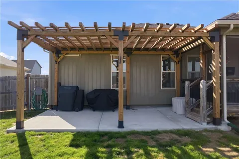 $490,000 | 647 Southwest Crestview Drive, Grain Valley, MO 64029