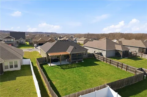 $490,000 | 647 Southwest Crestview Drive, Grain Valley, MO 64029
