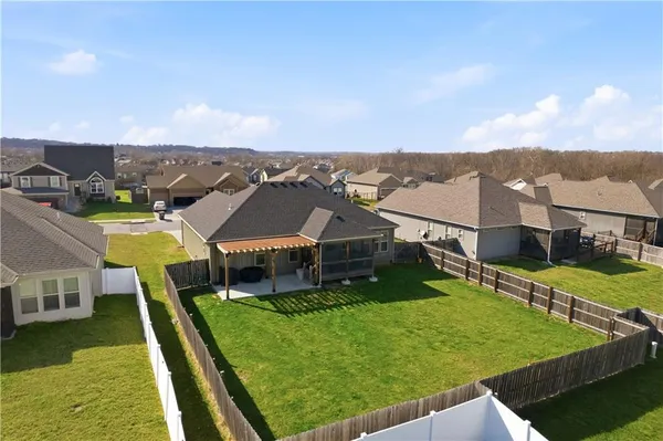 $490,000 | 647 Southwest Crestview Drive, Grain Valley, MO 64029