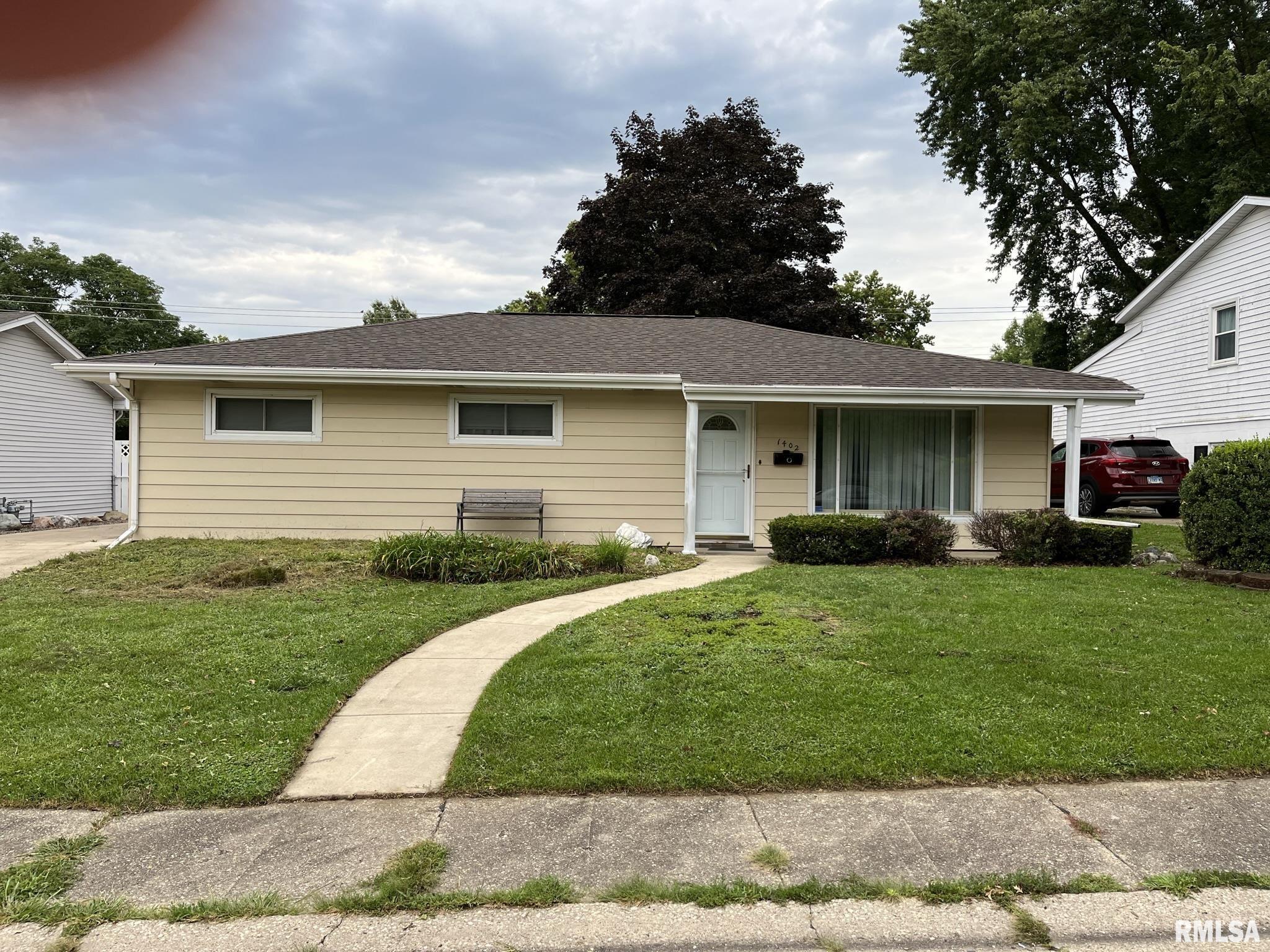 1402 Johnson Lane Springfield, IL 62702 - Photo 1 of 25