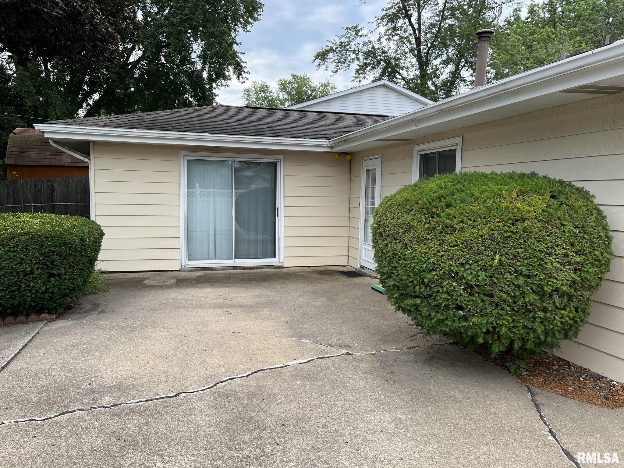 1402 Johnson Lane Springfield, IL 62702 - Photo 20 of 25