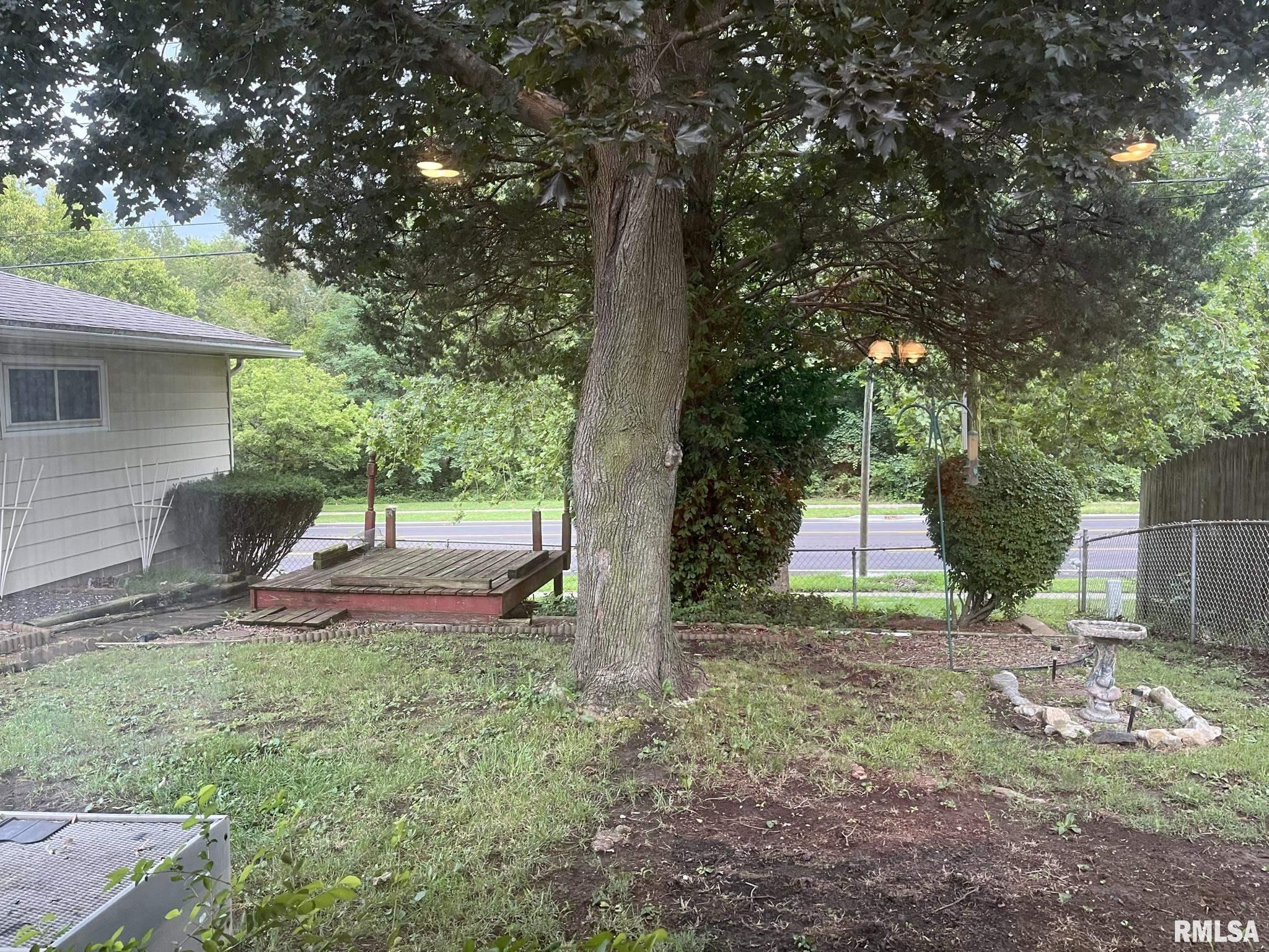 1402 Johnson Lane Springfield, IL 62702 - Photo 24 of 25