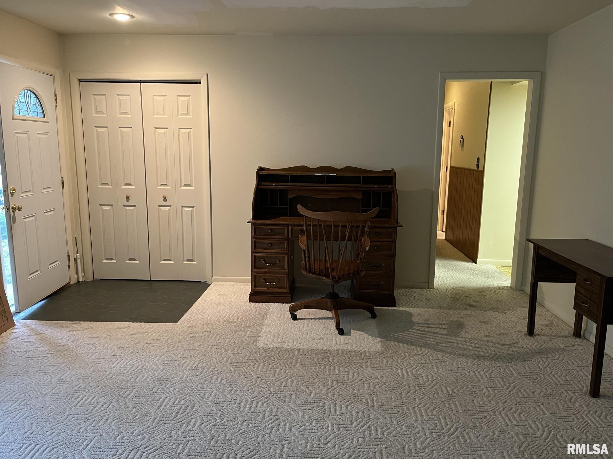 1402 Johnson Lane Springfield, IL 62702 - Photo 3 of 25