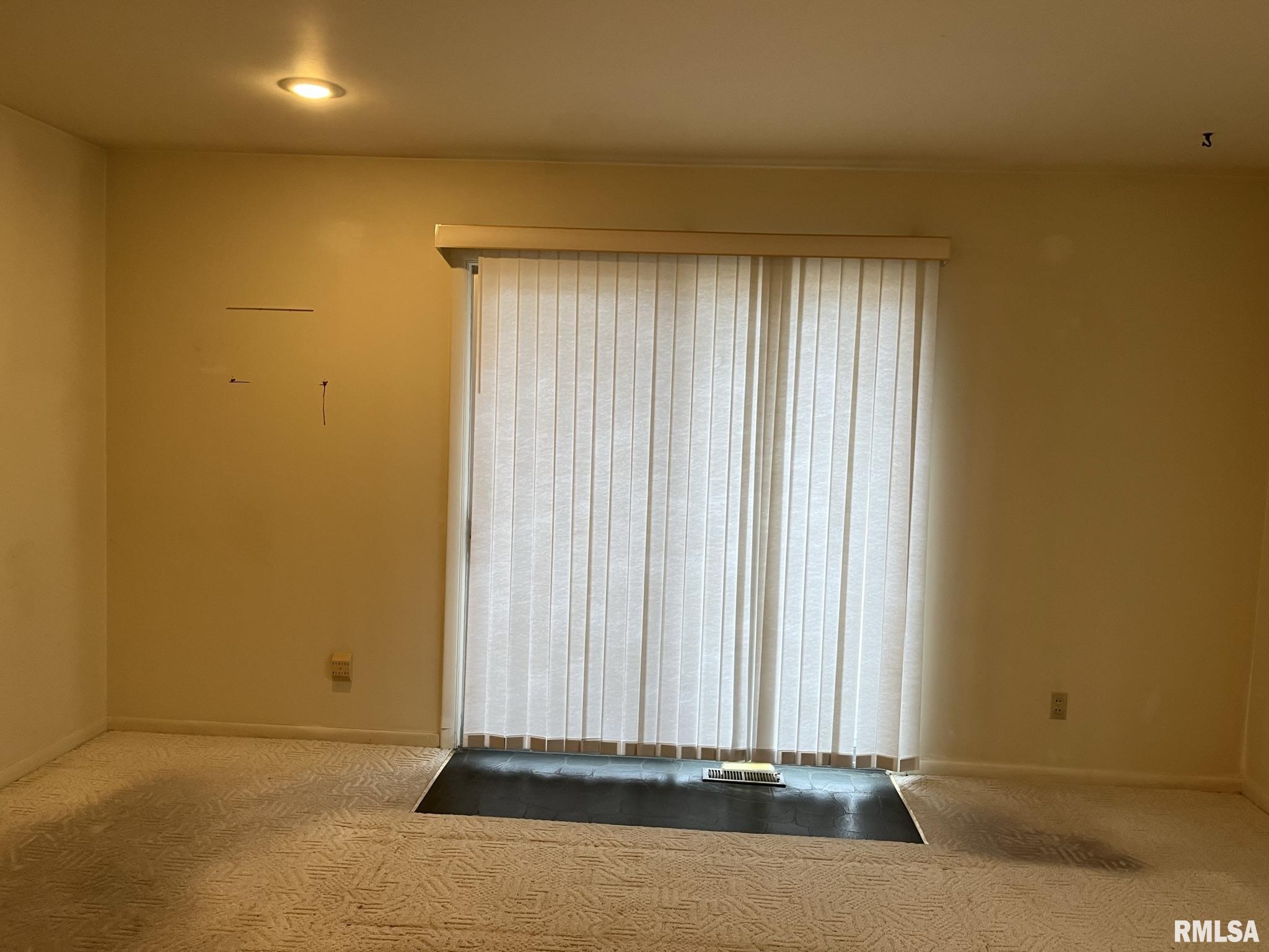 1402 Johnson Lane Springfield, IL 62702 - Photo 8 of 25