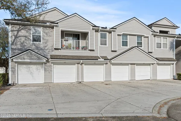 $1,550 | 7043 Deer Lodge Circle, Unit 110, Jacksonville, FL 32256