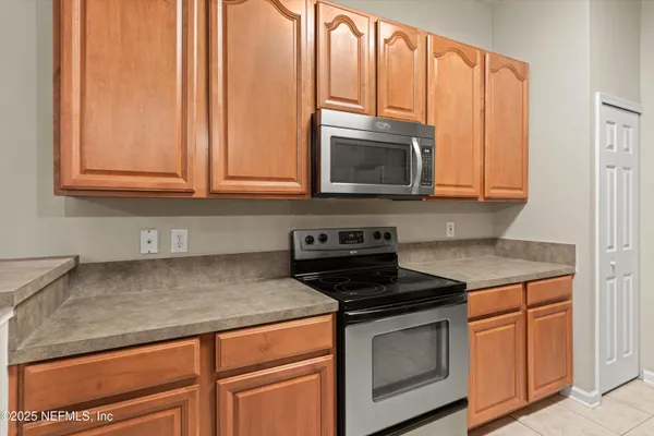 $1,550 | 7043 Deer Lodge Circle, Unit 110, Jacksonville, FL 32256