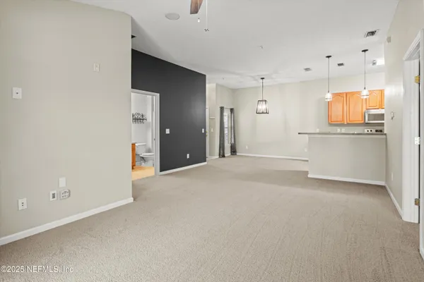 $1,550 | 7043 Deer Lodge Circle, Unit 110, Jacksonville, FL 32256