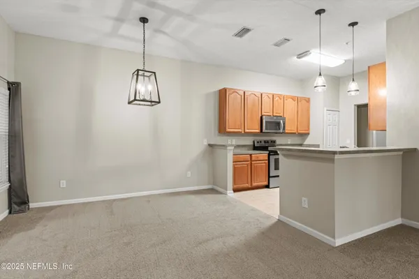 $1,550 | 7043 Deer Lodge Circle, Unit 110, Jacksonville, FL 32256