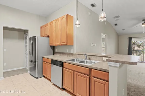 $1,550 | 7043 Deer Lodge Circle, Unit 110, Jacksonville, FL 32256