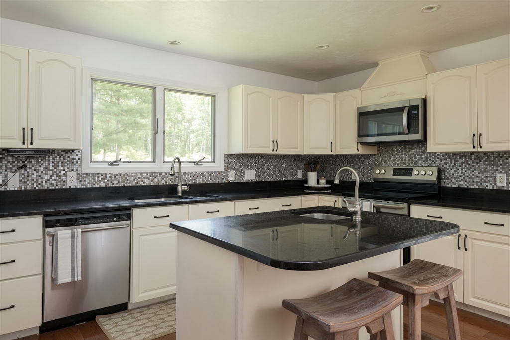 28 Gammons Road Acushnet, MA 02743 - Photo 27 of 42
