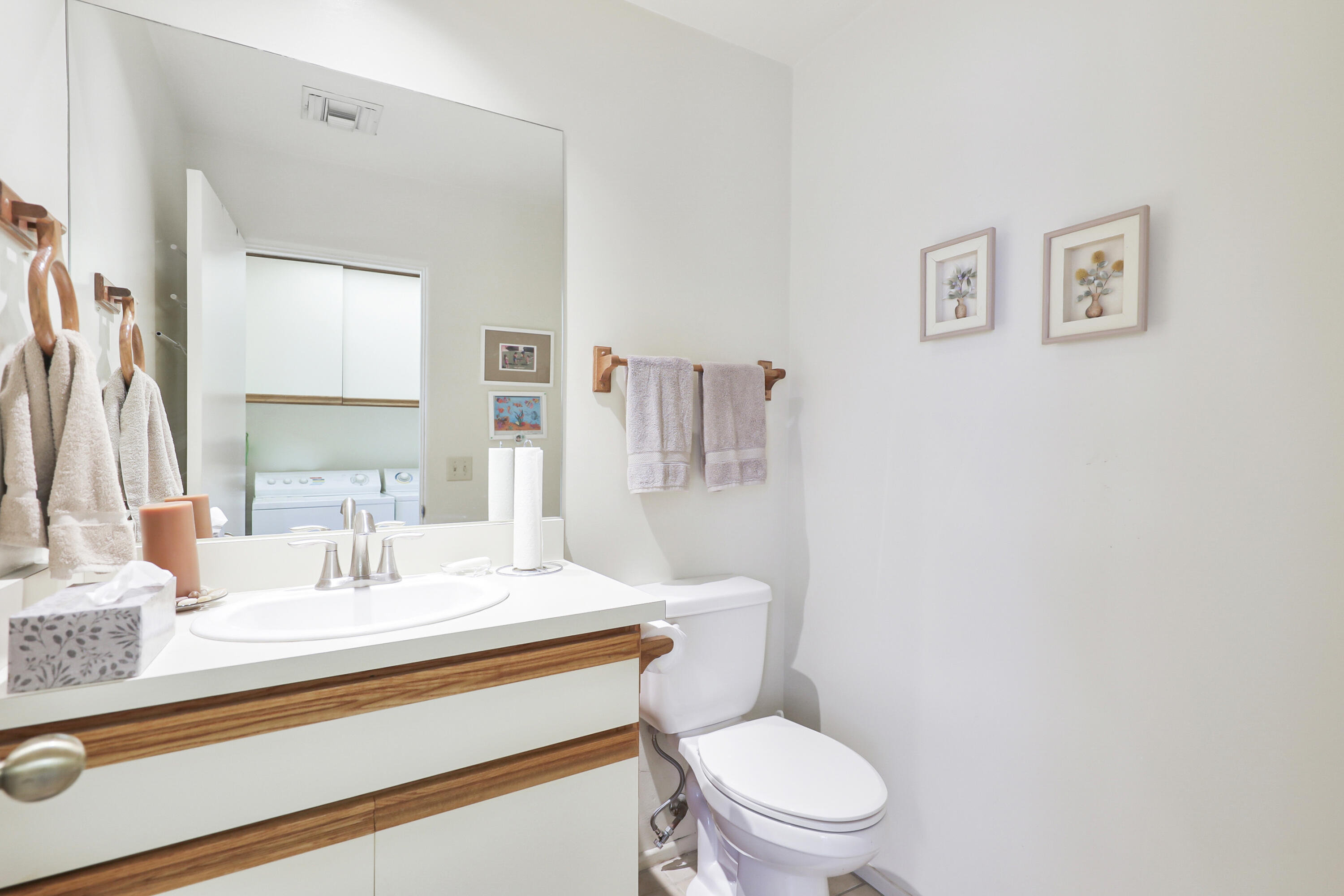 79170 Starlight Lane Bermuda Dunes, CA 92203 - Photo 21 of 33 a bathroom with a sink a toilet and a mirror