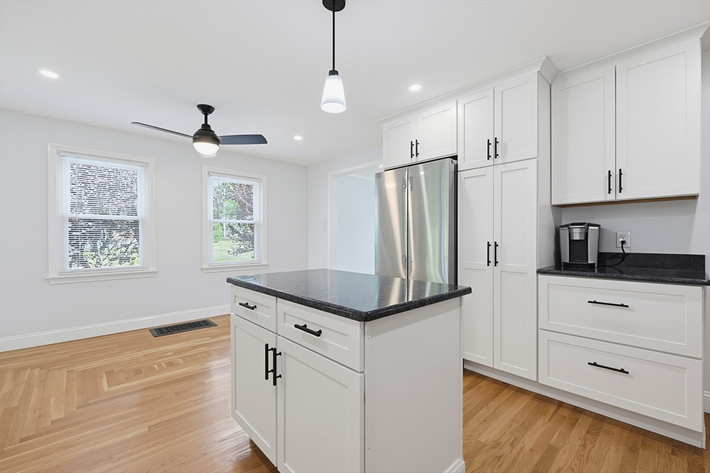18 Prairie Avenue Bellingham, MA 02019 - Photo 6 of 42