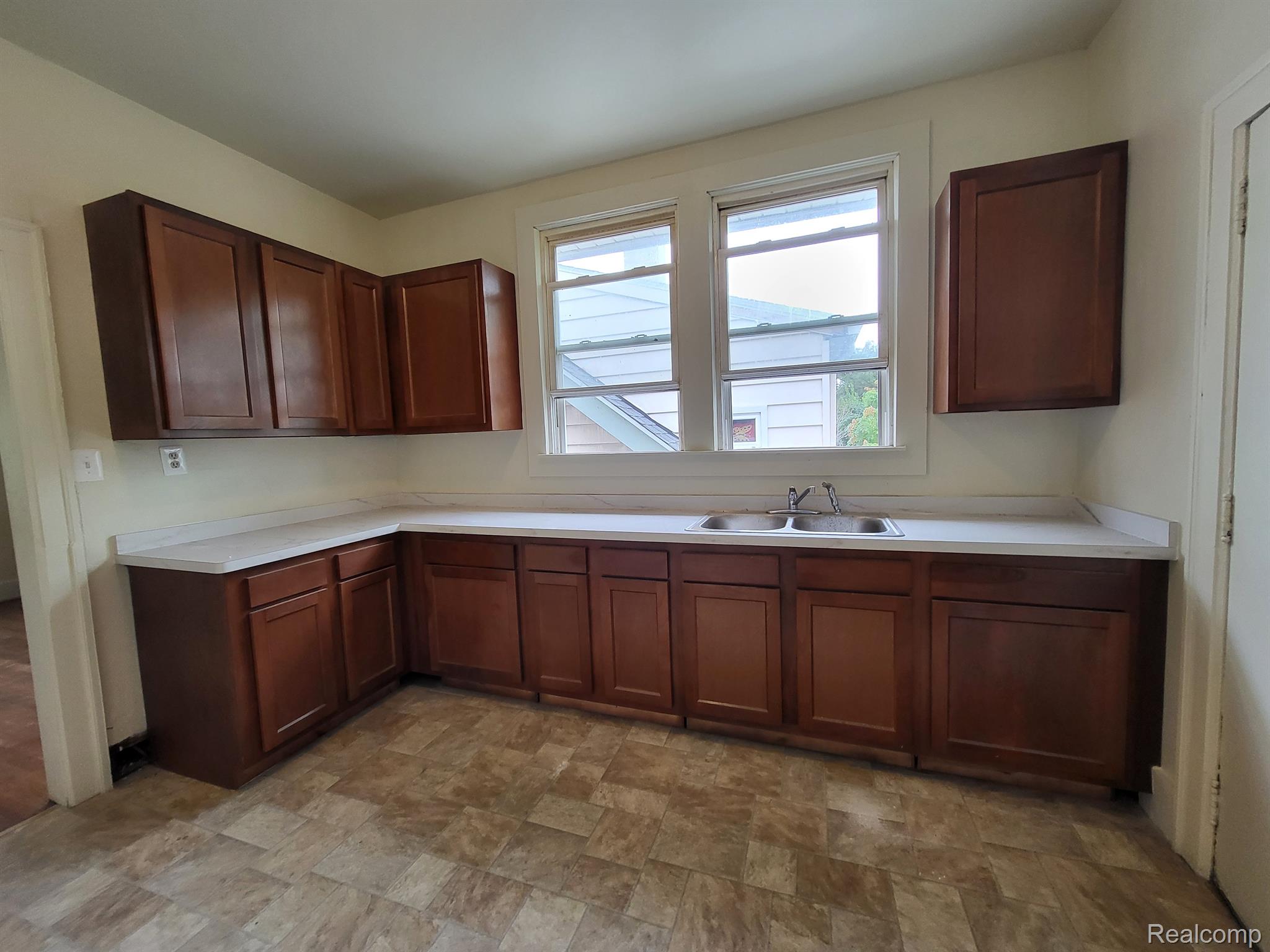 3869 Rohns Street Detroit, MI 48214 - Photo 10 of 12 Gallery Image 10