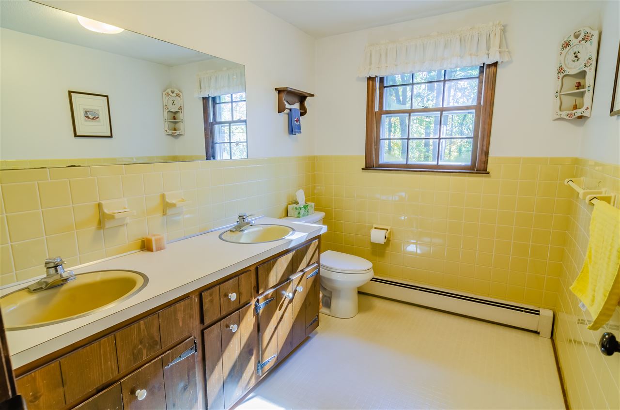 10 Simpson Road Windham, NH 03087 - Photo 16 of 22