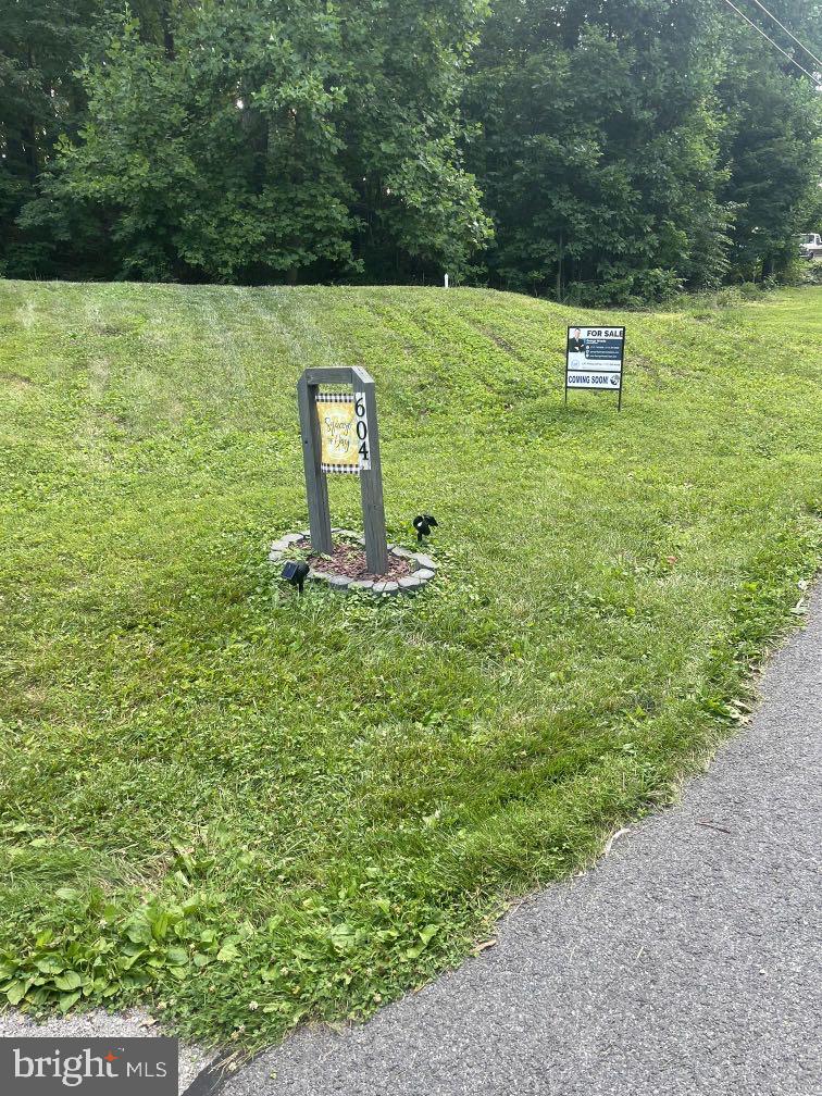 604 Rocky Ridge Road Spring Grove, PA 17362 - Photo 4 of 47 Charming lot with inviting signage.