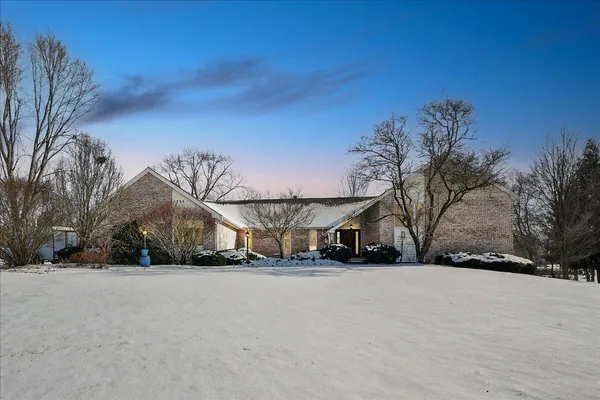 $555,000 | 1755 Clifty Creek Court, Valparaiso, IN 46385