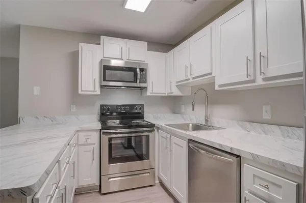 $1,357 | 1000 Lake Ridge Parkway, Unit 512, Riverdale, GA 30296