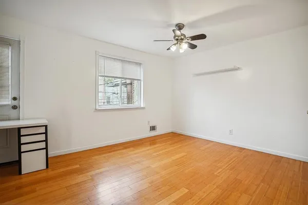 $3,850 | 292 New York Avenue, Jersey City, NJ 07307