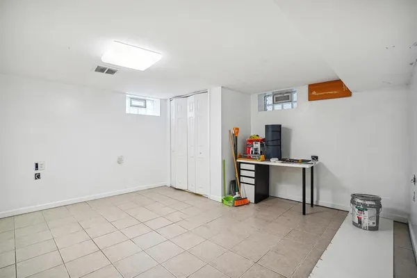 $3,850 | 292 New York Avenue, Jersey City, NJ 07307