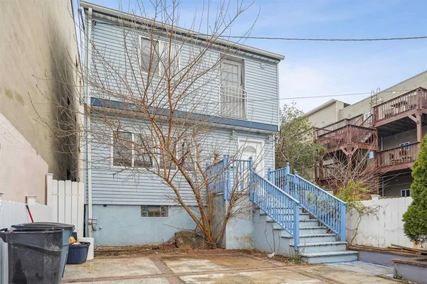 $3,850 | 292 New York Avenue, Jersey City, NJ 07307