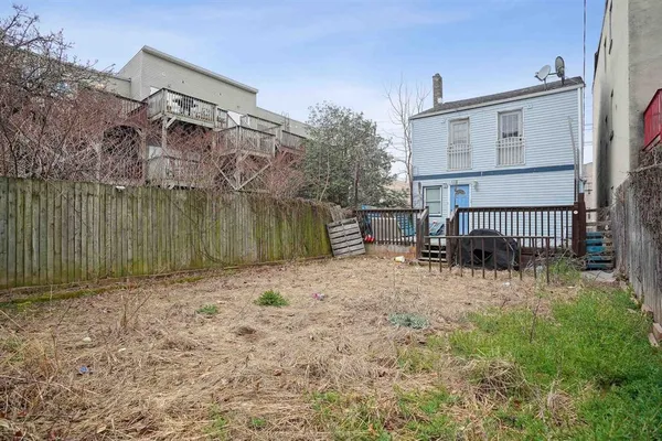 $3,850 | 292 New York Avenue, Jersey City, NJ 07307