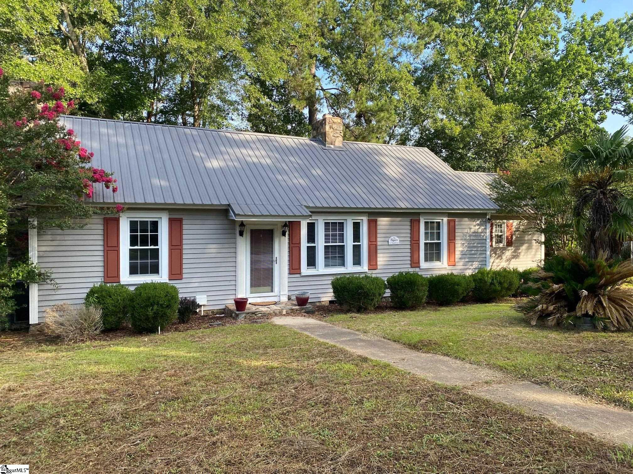 111 Maplebrook Street Laurens, SC 29360 - Photo 3 of 13
