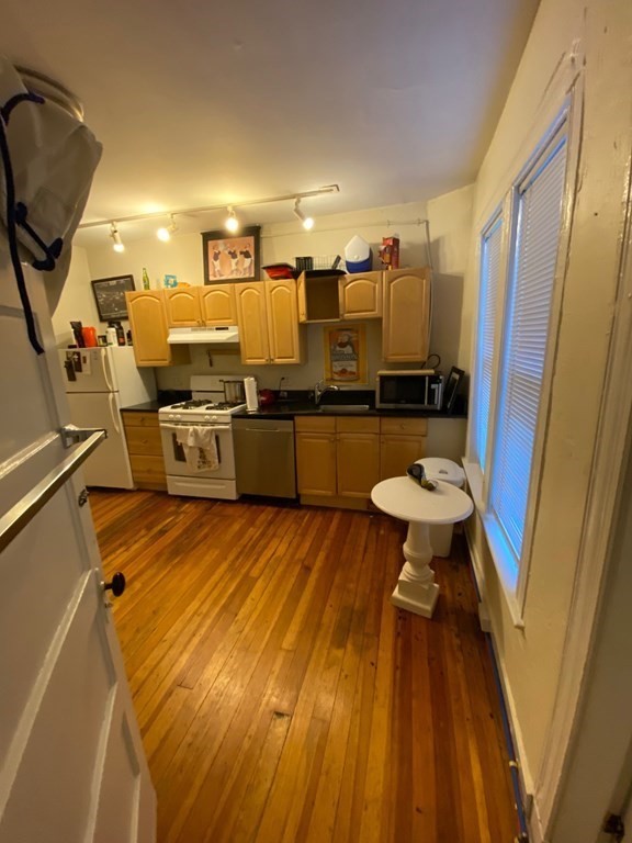 15 Cooper Street, Unit 1 Boston, MA 02113 - Photo 7 of 22