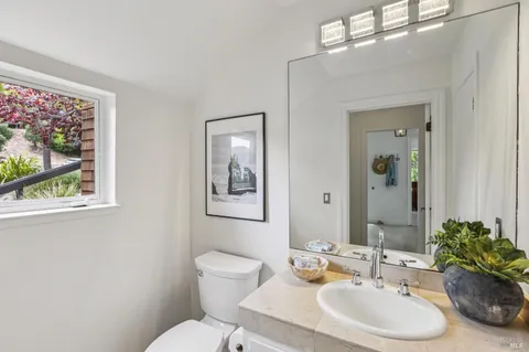 $1,300,000 | 220 Donahue Street, Sausalito, CA 94965