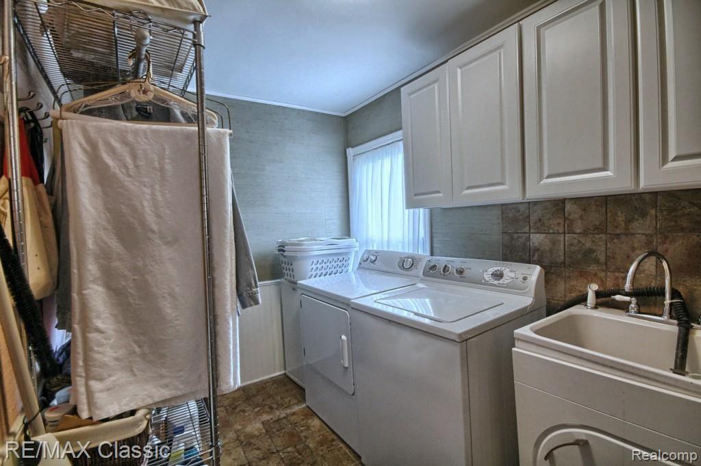 4424 Patrick Road West Bloomfield, MI 48322 - Photo 12 of 28 Laundry_Room.jpg