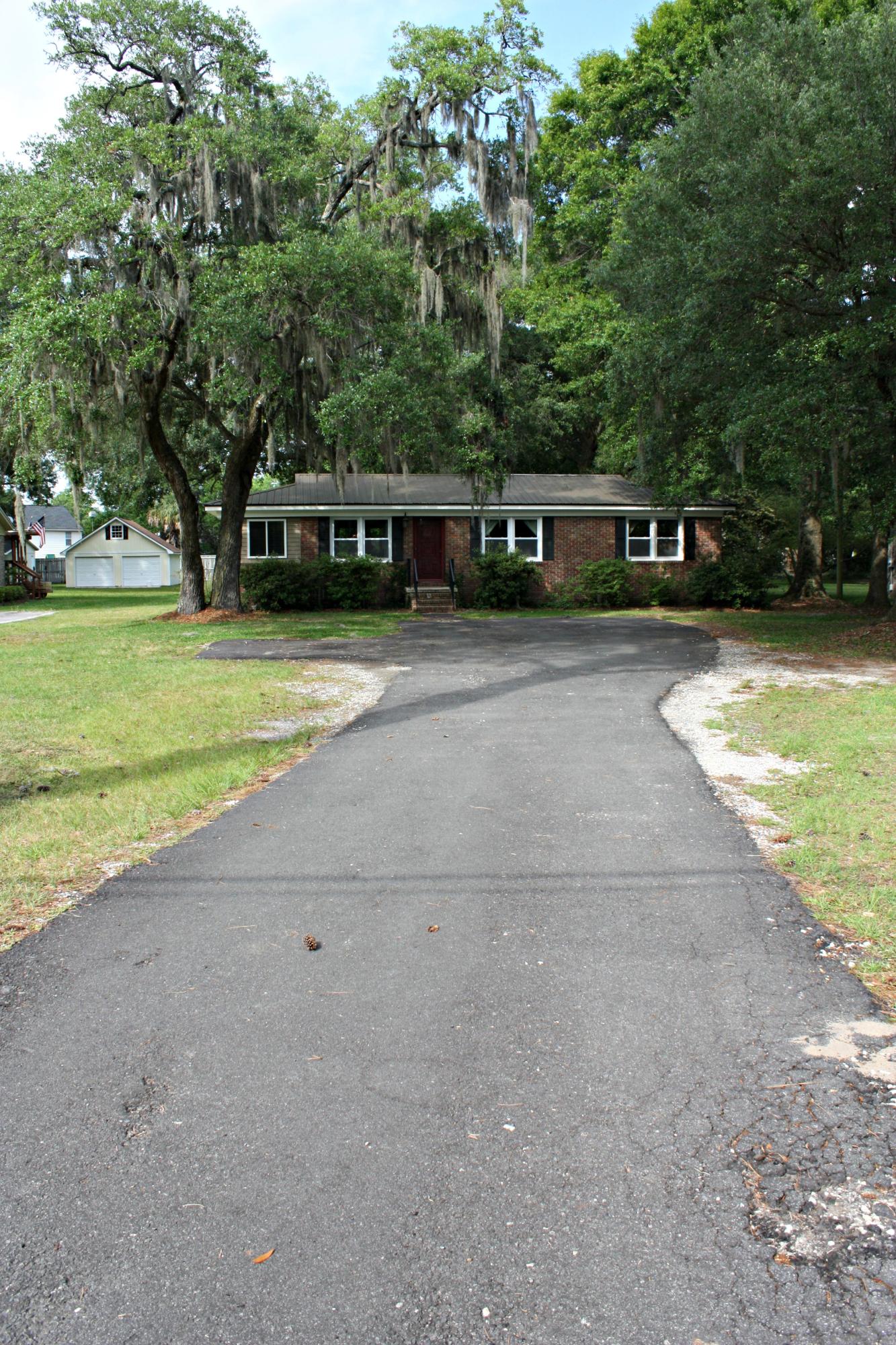 1348 Venning Road Mount Pleasant, SC 29464 - Photo 2 of 23 Long driveway