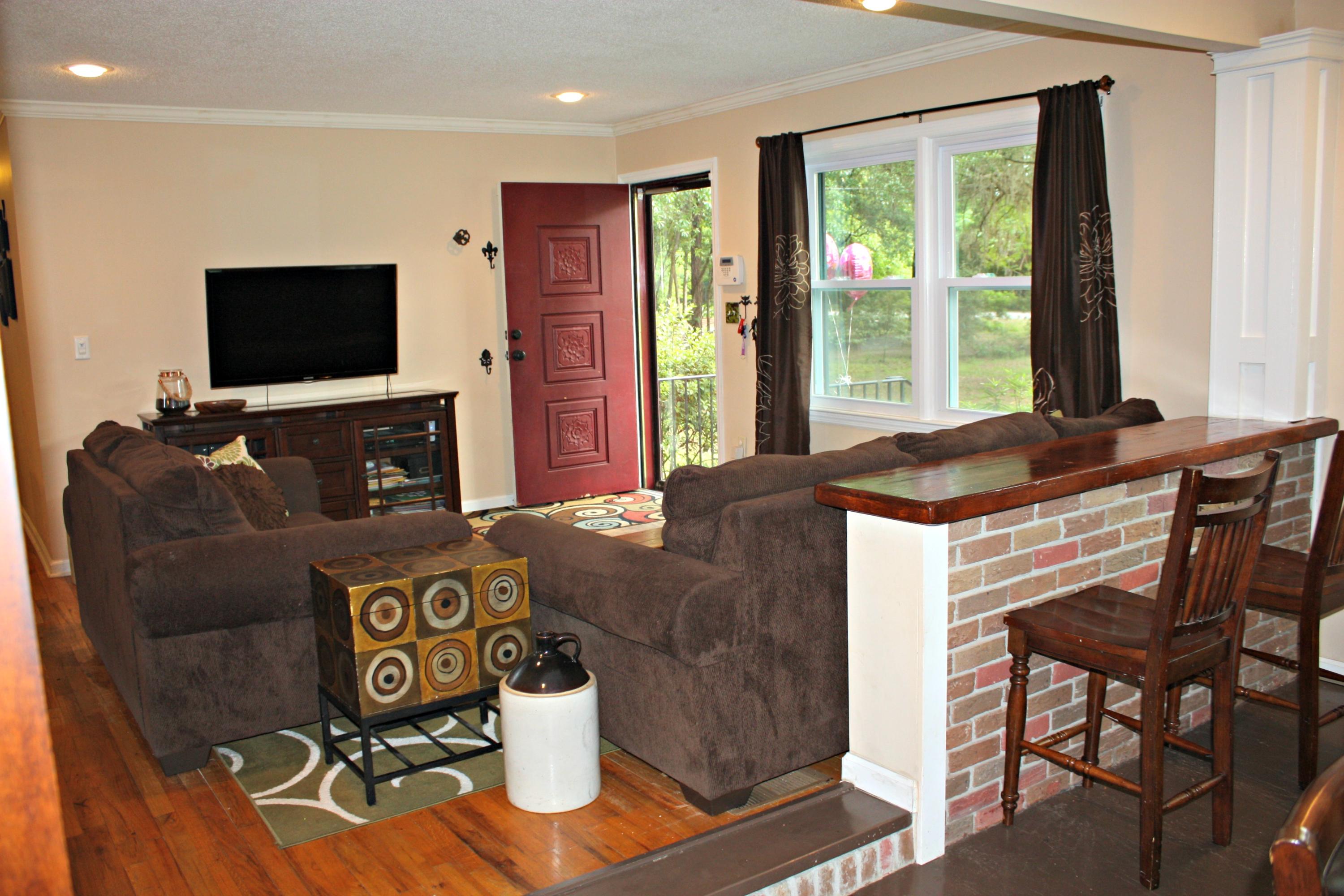 1348 Venning Road Mount Pleasant, SC 29464 - Photo 7 of 23 Family room