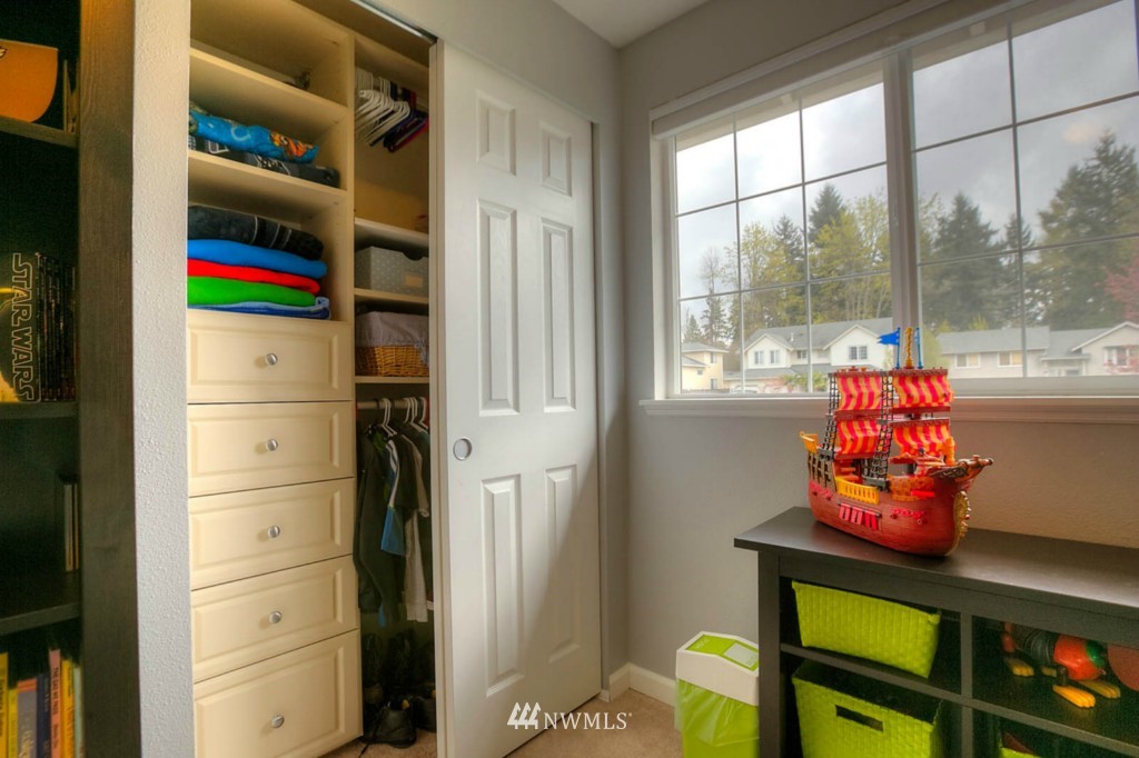 2213 Kennewick Place Northeast Renton, WA 98056 - Photo 11 of 15 Gallery Image 11
