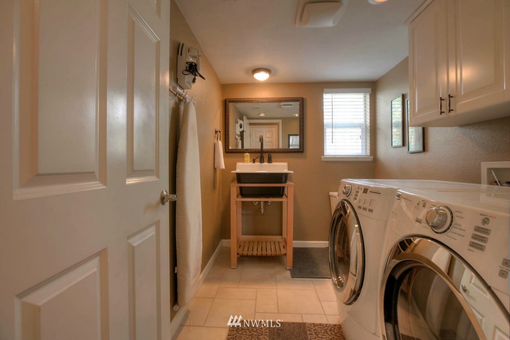 2213 Kennewick Place Northeast Renton, WA 98056 - Photo 12 of 15 Gallery Image 12