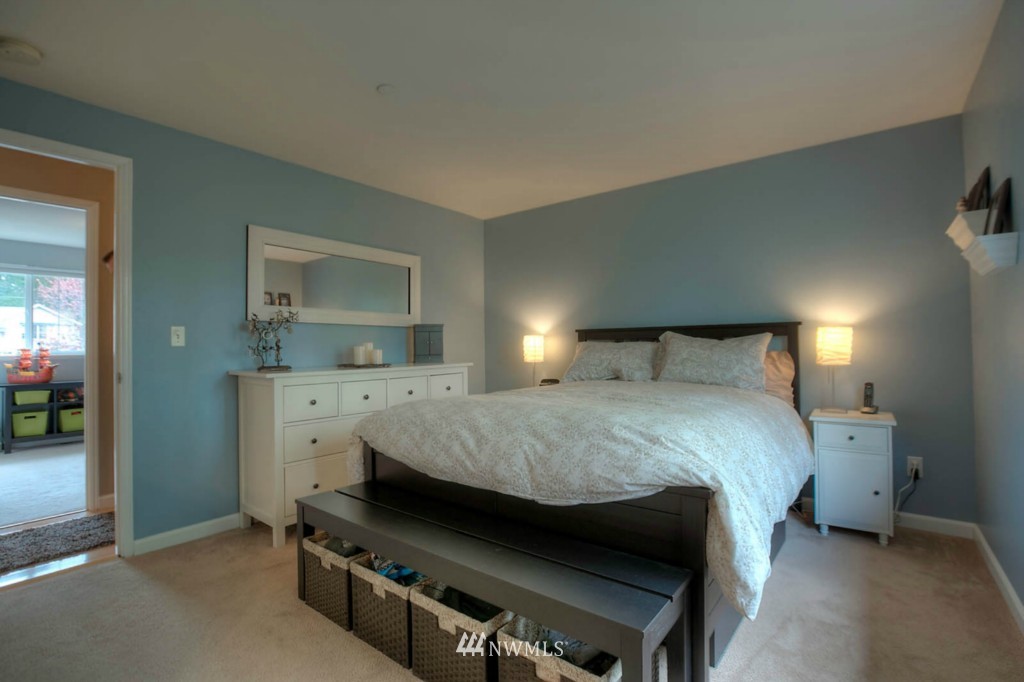 2213 Kennewick Place Northeast Renton, WA 98056 - Photo 6 of 15 Gallery Image 6