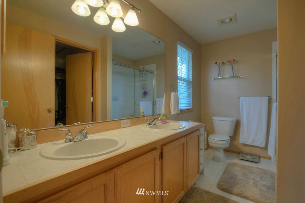 2213 Kennewick Place Northeast Renton, WA 98056 - Photo 7 of 15 Gallery Image 7