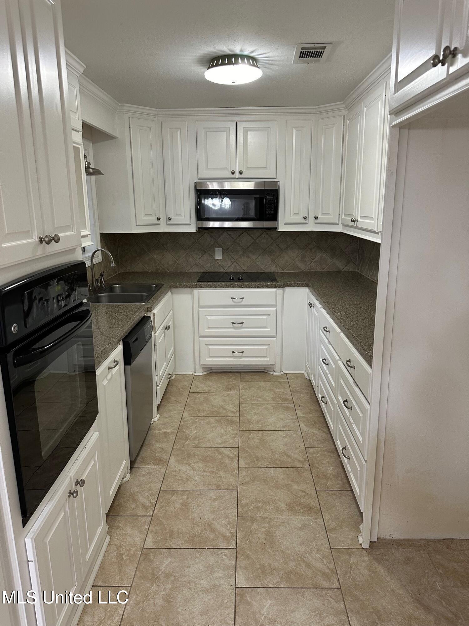 128 Fern Valley Road Brandon, MS 39042 - Photo 2 of 11 3