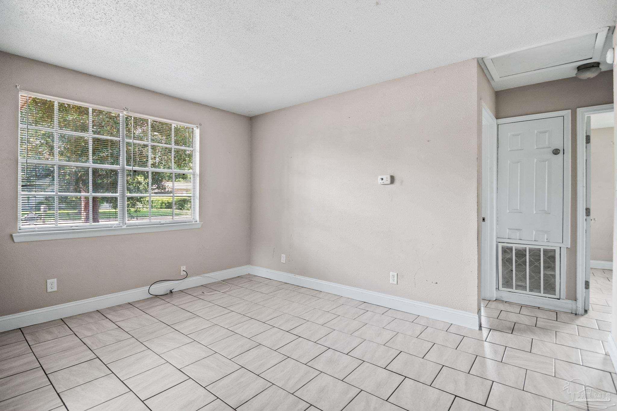 6424 Dunbar Road Pensacola, FL 32505 - Photo 5 of 27 Gallery Image 5