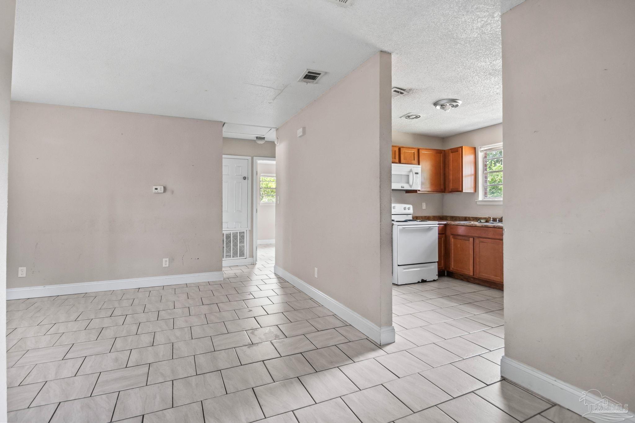 6424 Dunbar Road Pensacola, FL 32505 - Photo 6 of 27 Gallery Image 6
