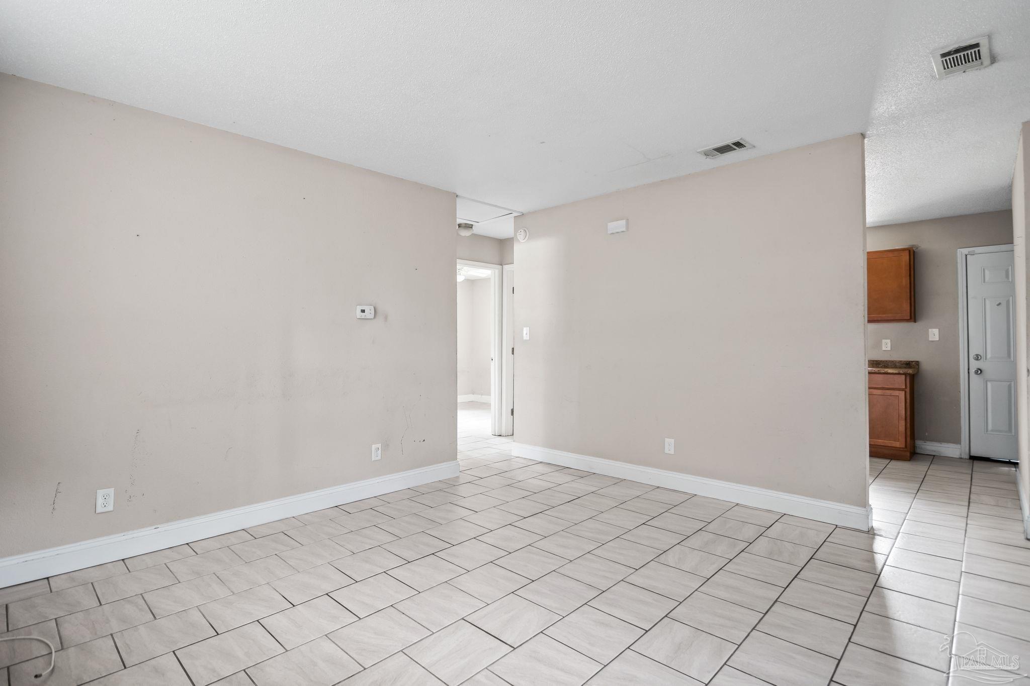 6424 Dunbar Road Pensacola, FL 32505 - Photo 9 of 27 Gallery Image 9