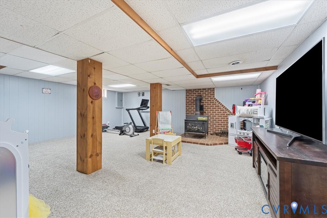 3279 Broad St Road Gum Spring, VA 23065 - Photo 31 of 48 a view of a room with gym equipment