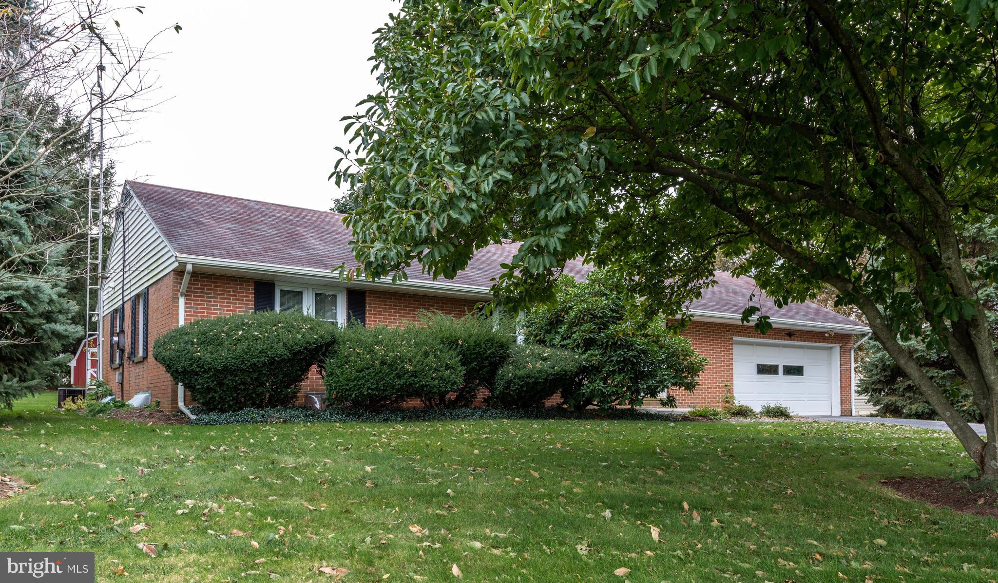 160 Oak Road Dallastown, PA 17313 - Photo 3 of 27 Gallery Image 3