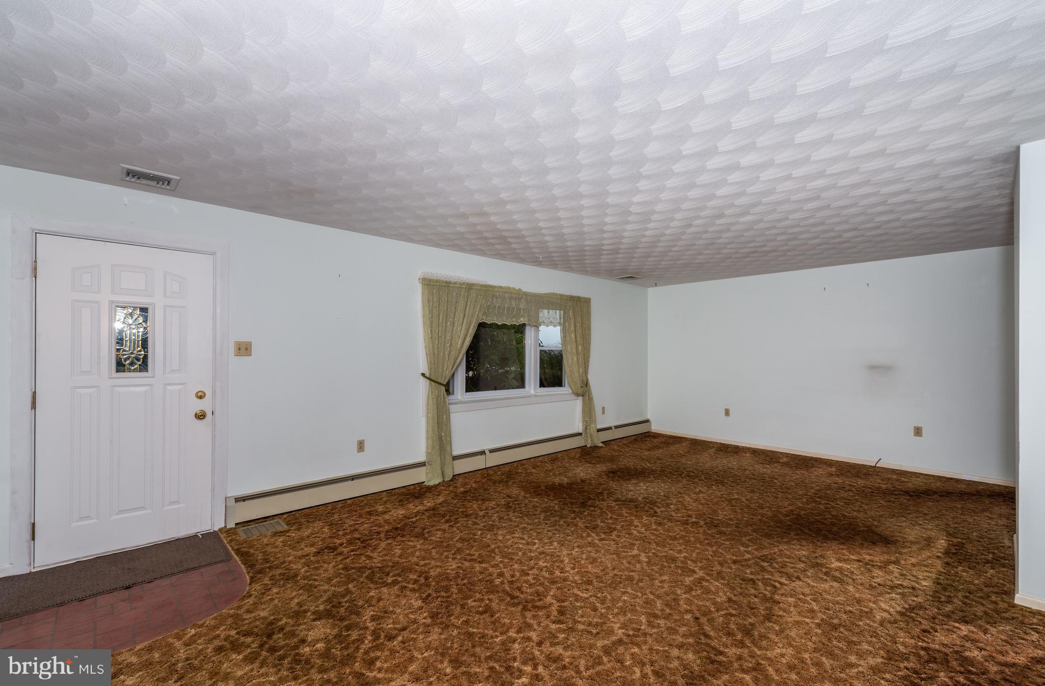160 Oak Road Dallastown, PA 17313 - Photo 5 of 27 Gallery Image 5