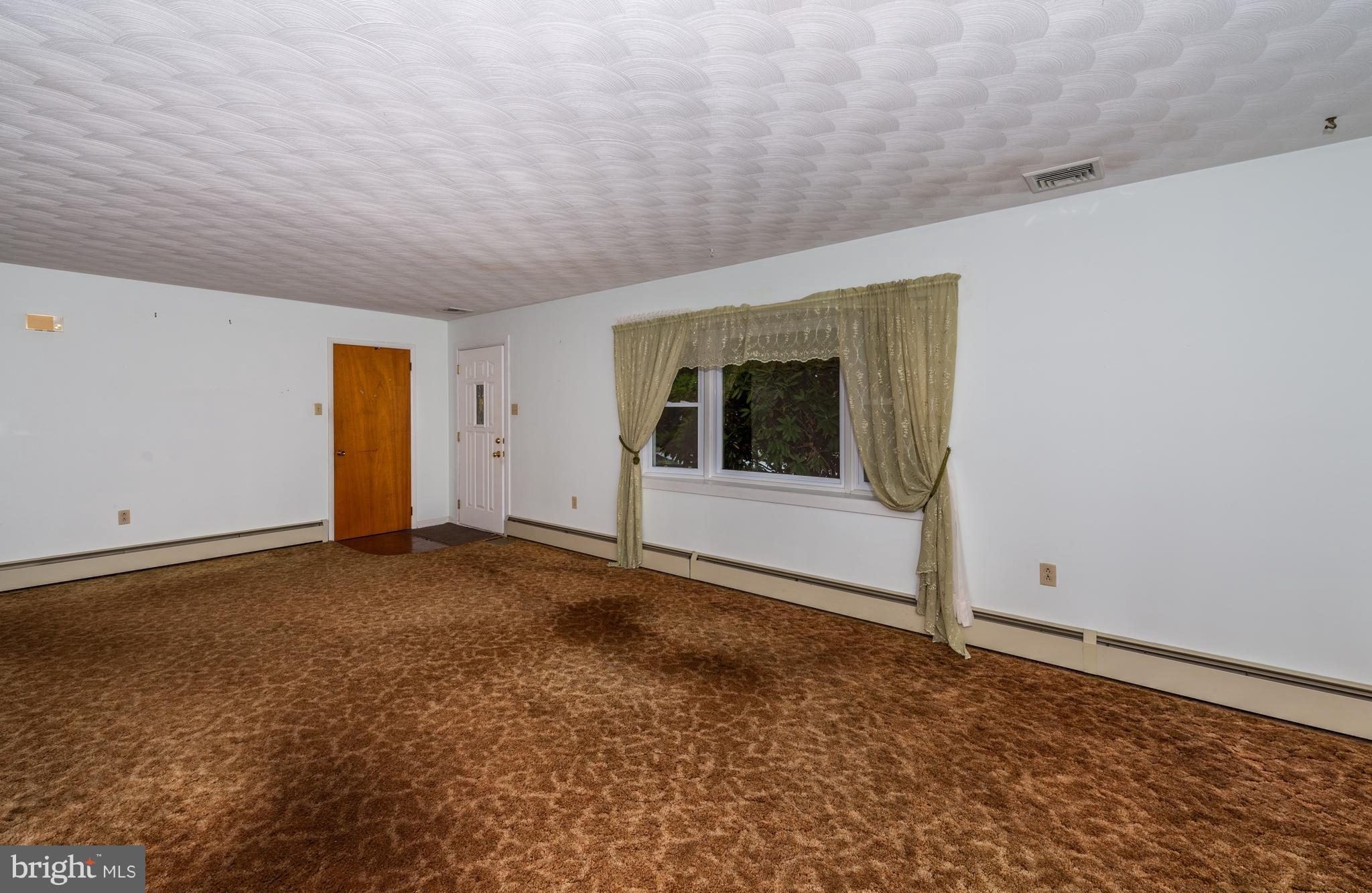 160 Oak Road Dallastown, PA 17313 - Photo 6 of 27 Gallery Image 6