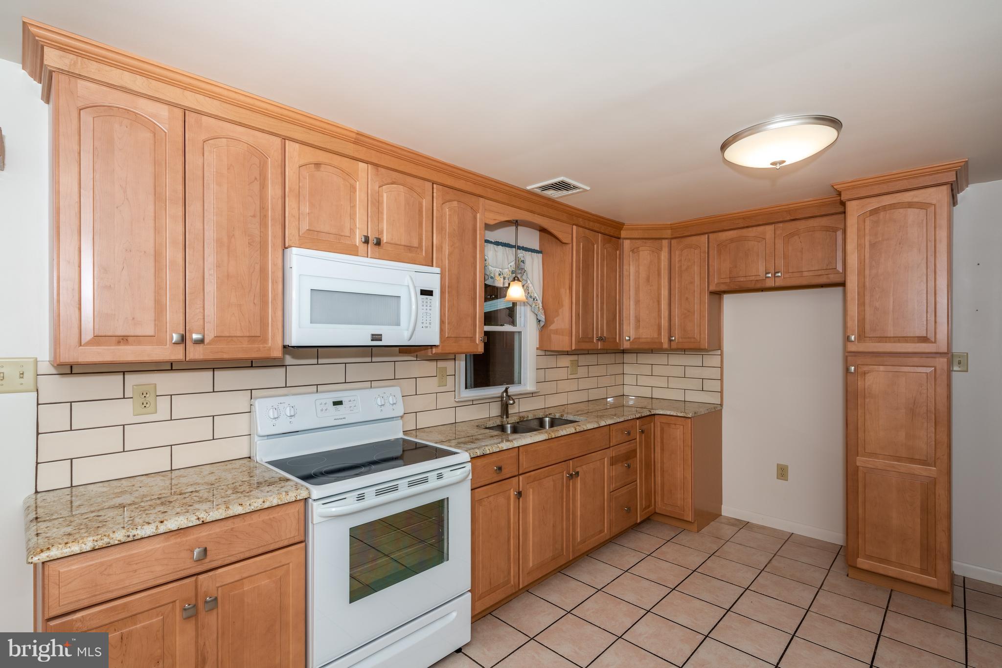 160 Oak Road Dallastown, PA 17313 - Photo 9 of 27 Gallery Image 9