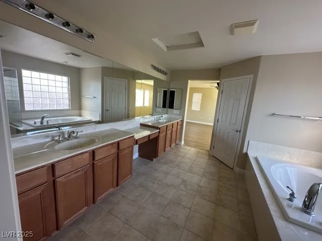 $2,950 | Undisclosed Address, Las Vegas, NV 89138